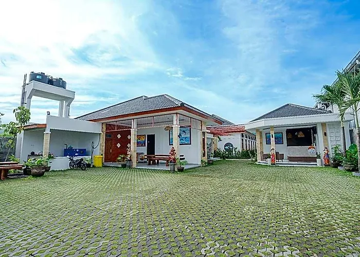 The Lovina Bali Banjar (Bali)